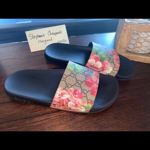 Gucci GG Blooms Supreme floral slide sandal